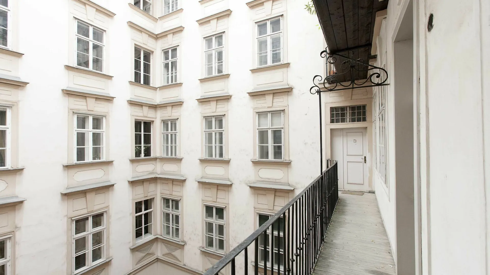 City Center Homes 비엔나 0*,